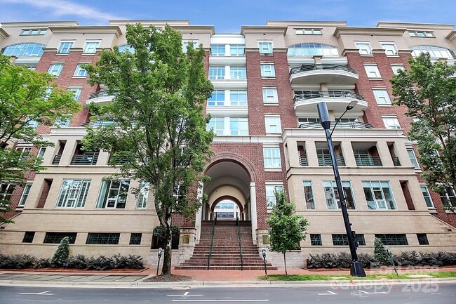 Building Photo - 400 N Church St Unit 414