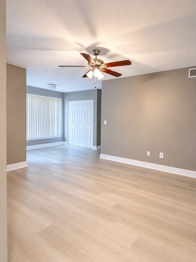 Photo - 5124 Conroy Rd