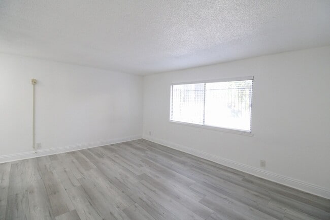 Westmont Apartments LLC