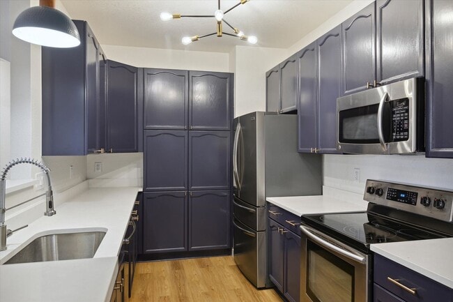Building Photo - Fully Remodeled Three Bedroom, Two Bathroom Condo Unit 206