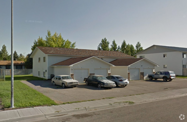 Building Photo - 3 Bed, 1 Bath Apartment w/ 1-Car Garage - ... Unit 2185 #3