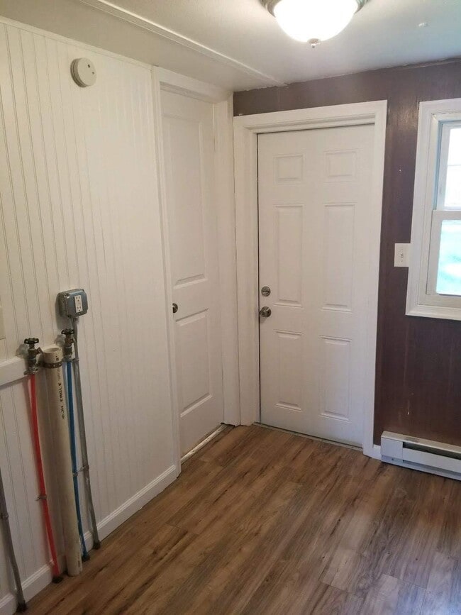 Photo - 7 Mary Ann Ave Unit Back2
