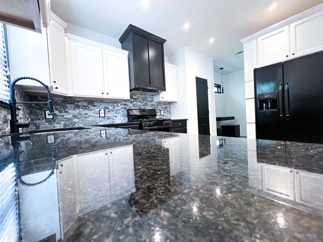 Photo - 2050 Appaloosa Way