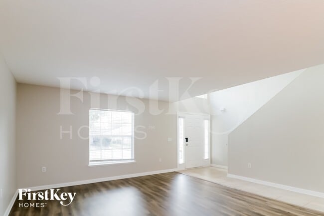 Photo - 2130 Aitkin Loop