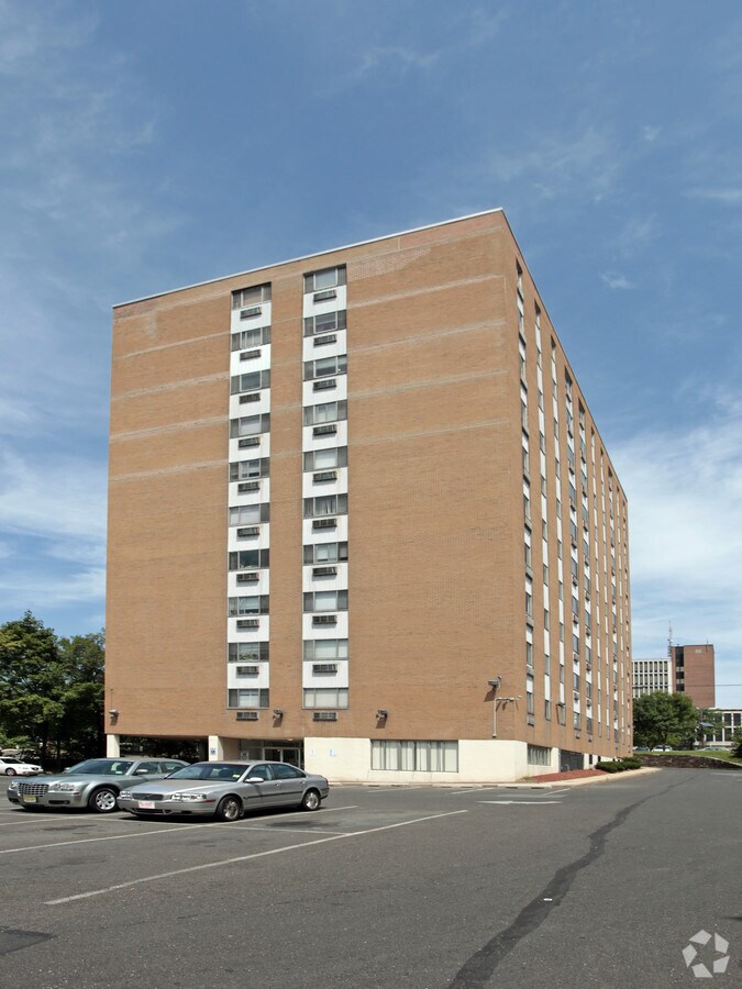 Photo - Bellevue Plaza Apartments