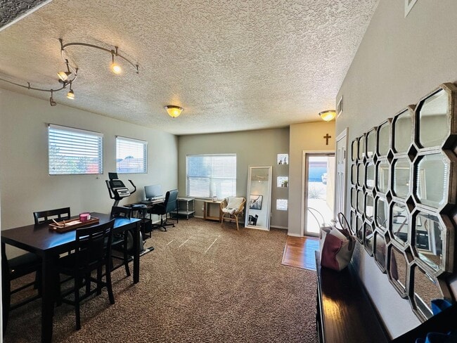 Photo - Available Dec 10th! 3bed 2bath