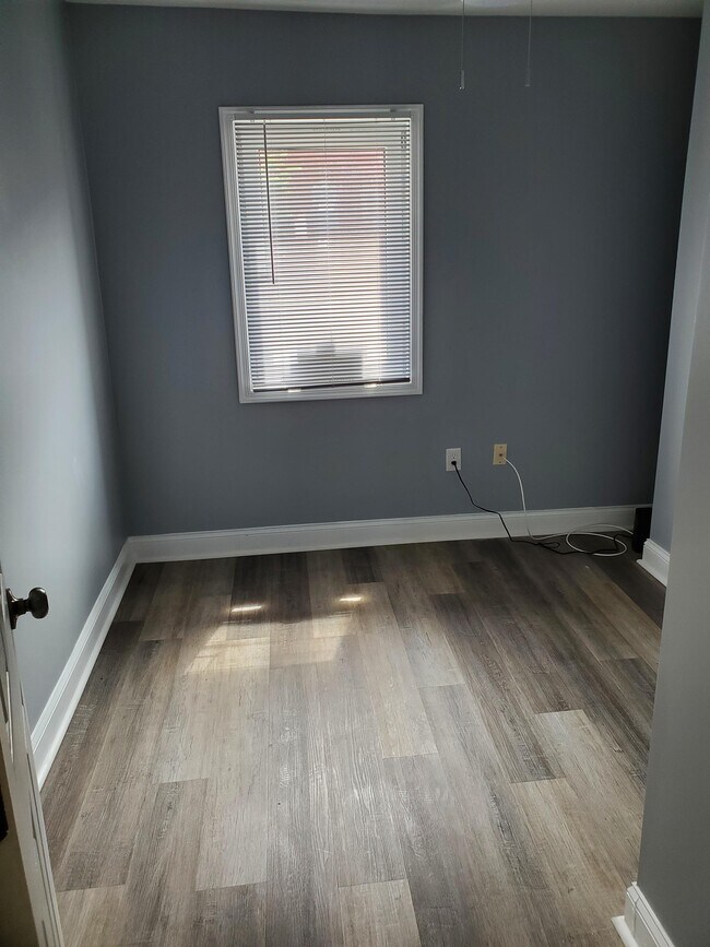 Photo - 2101 McHenry St