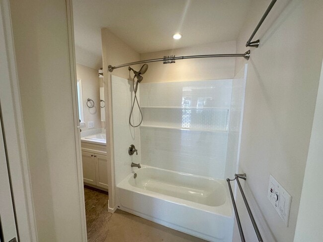 Photo - 112 Unit 115