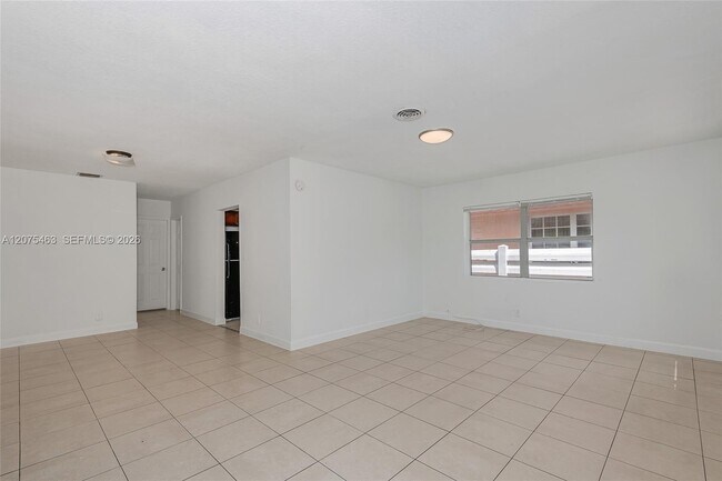1607 NW 8th Ave Unit 2