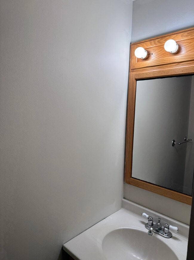 N10 Stonehedge Dr Unit Ground  level apartment
