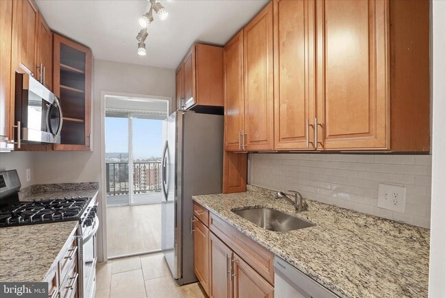 Photo - 301 N Beauregard St Unidad 1404