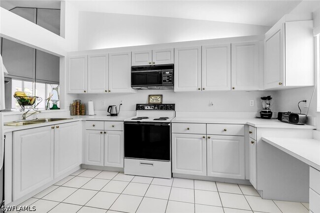Photo - 13131 Castle Harbour Dr Unidad M3