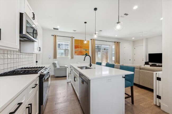 Photo - 5413 Blue Bird Ln