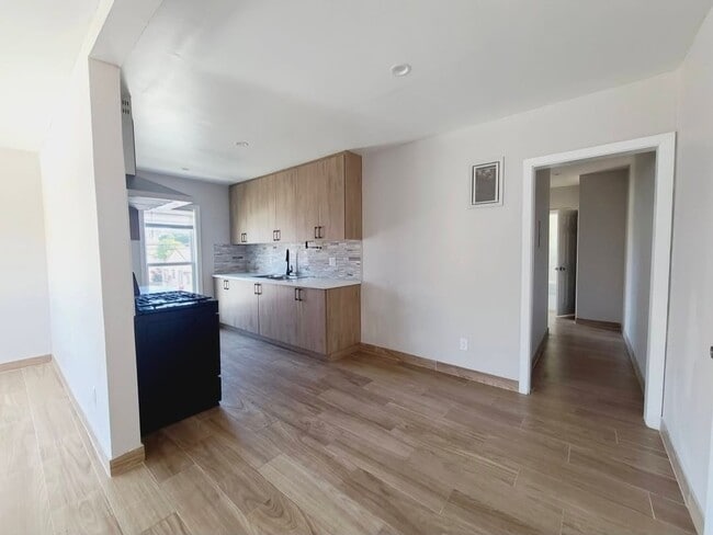 9949 Pinewood Ave Unit 1