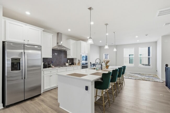 Photo - 2528 -B Verona Pl