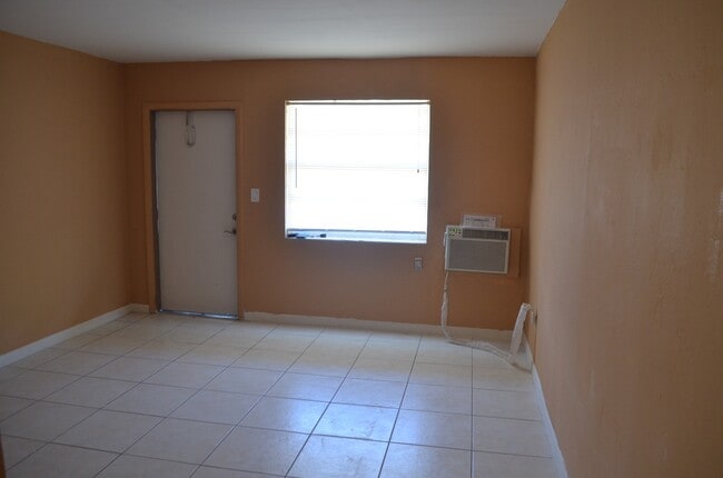Photo - 119 NW 3rd St
