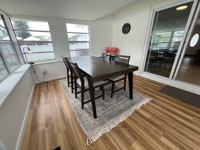 Photo - 1744 10th St SW