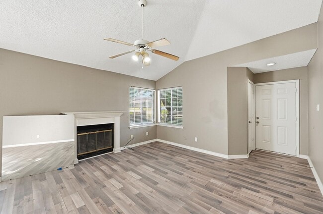 Photo - Upgraded Duplex in Arlington!