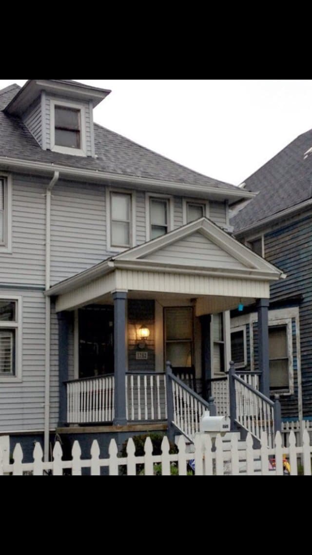 Photo - 1748 Calumet St
