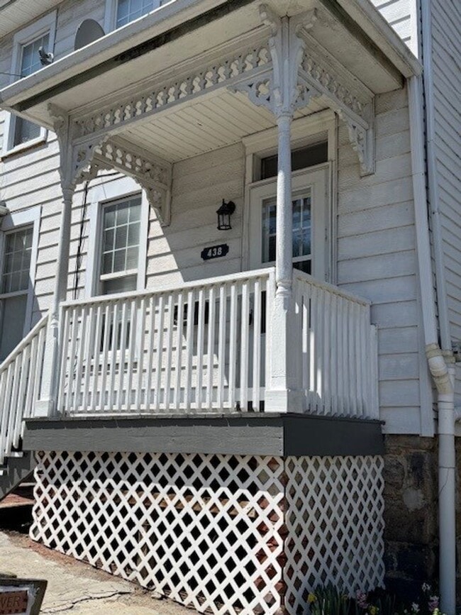 Photo - 438 Mulberry St