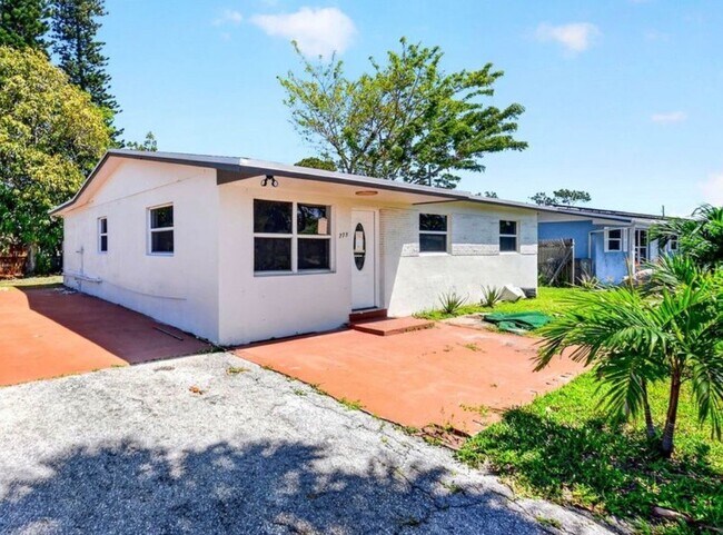 Photo - 775 Snead Cir