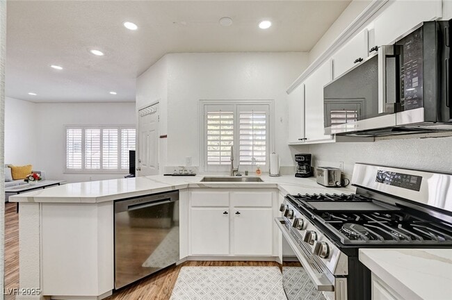 Building Photo - 251 S Green Valley Pkwy Unit 721