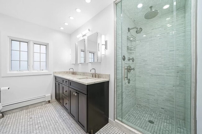 Photo - 2545 W Lunt Ave