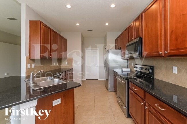Photo - 5710 Butterfield St