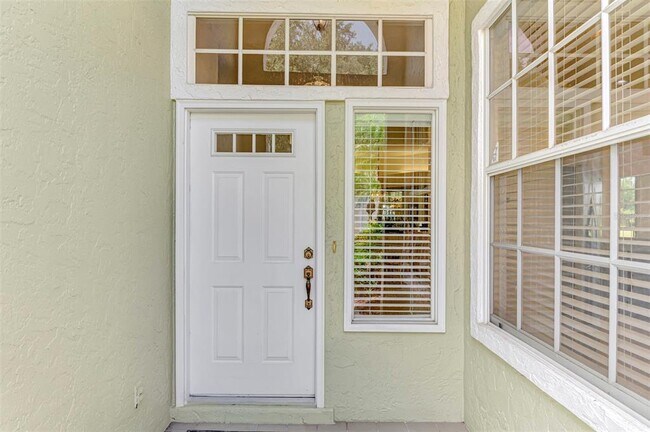 Photo - 549 Fallbrook Dr