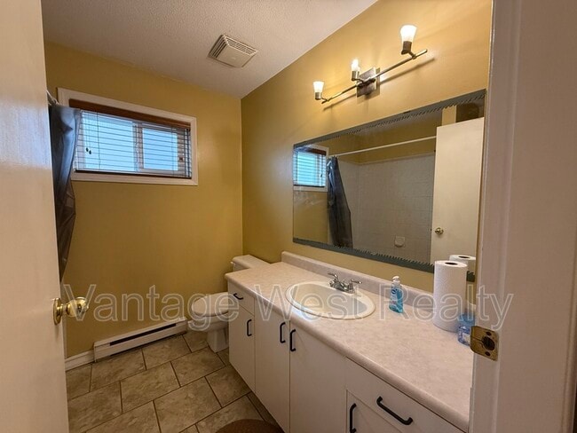 Photo - 255-255 Nickel Rd