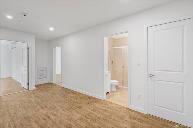 Building Photo - 213-41 38th Ave Unit 2A