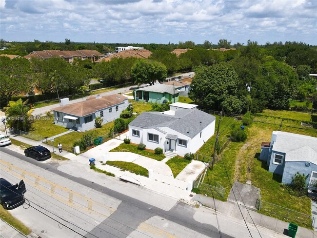 Photo - 1221 NW 75th St