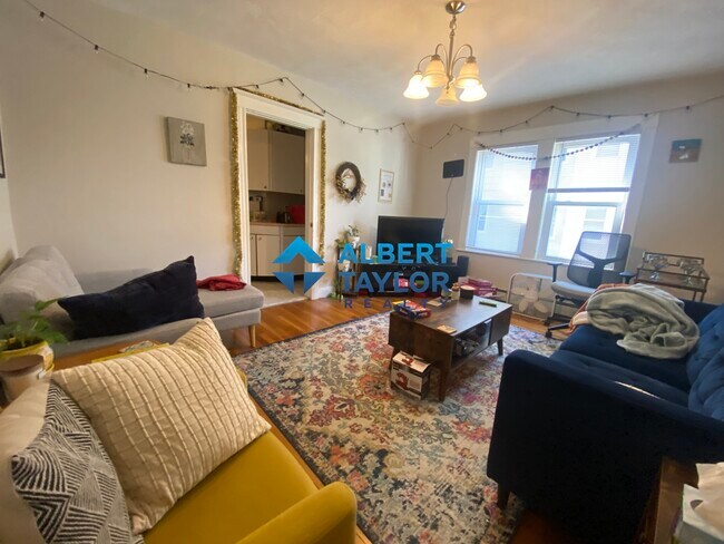 Building Photo - 94 Heath St Unit 1