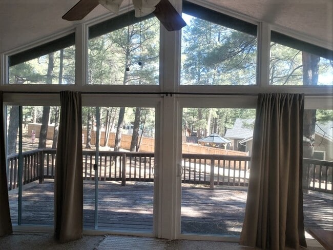 vista desde el frente - 4553 Canyon Loop