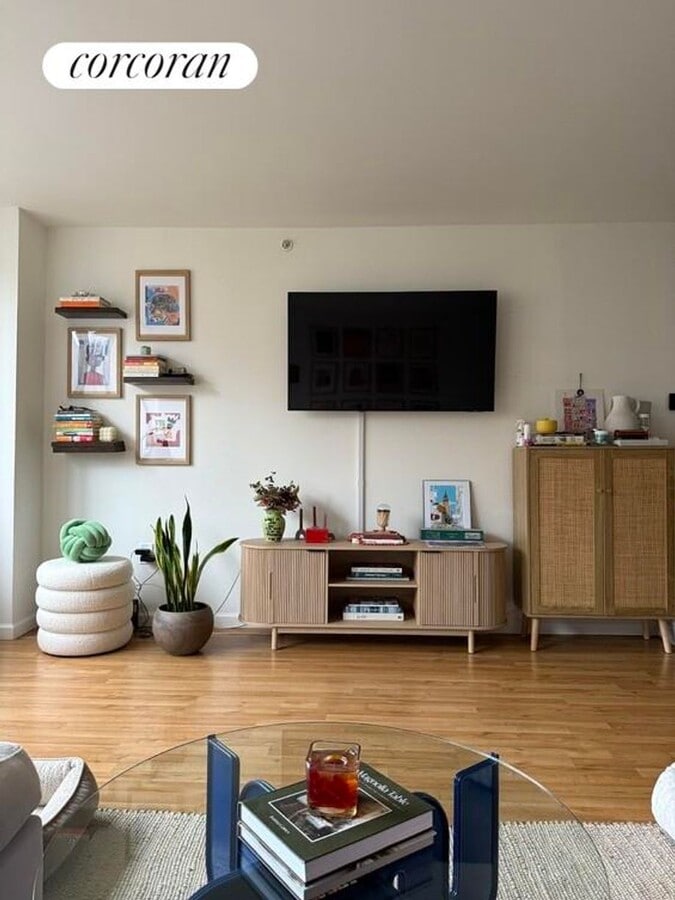 Photo - 66 W 38th St