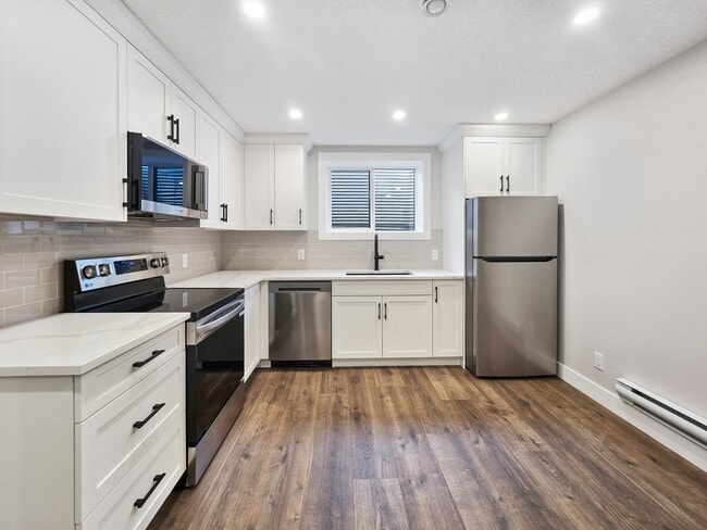 Photo - 2614R-26128 Avenue SW