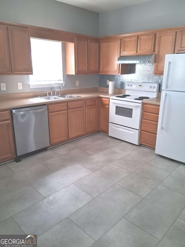 Photo - 132 Hawkeye Ln NW