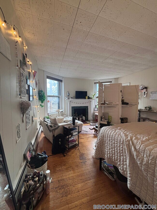 Photo - 1063 Beacon St Unit 4