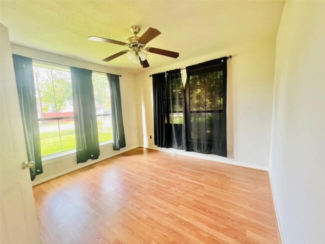 Photo - 936 Bennington St