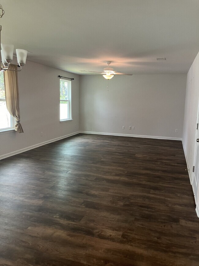 Photo - 499 Volunteer Park Road