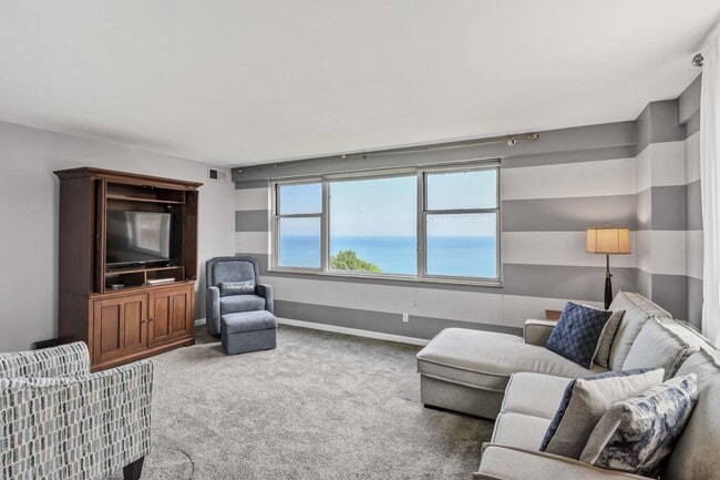 Photo - 11850 Edgewater Dr Unit 820