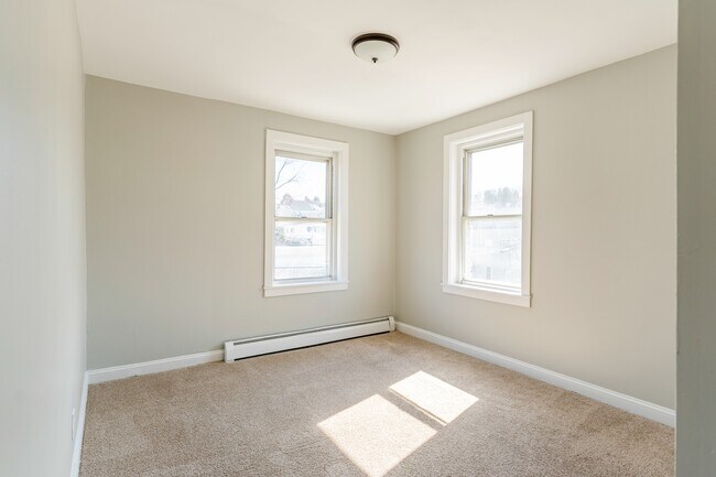 Photo - Court Commons