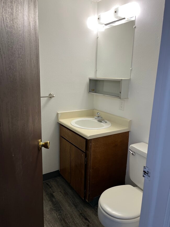Rennwood Court Apartments