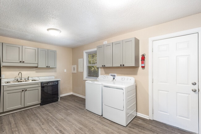 Photo - Sanford Estates Apartments