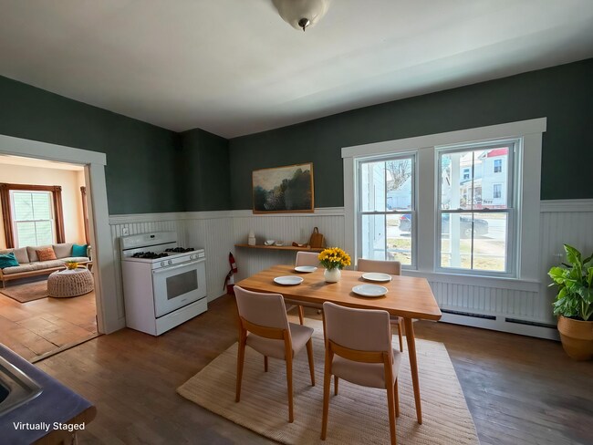 Building Photo - 110 Estey St Unit 1