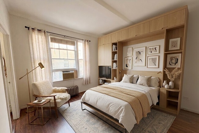 Building Photo - 140 W 71st St