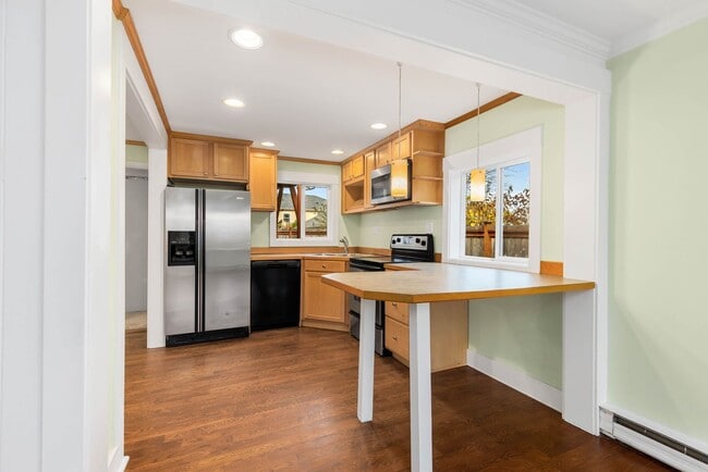 Photo - $1000 Off for a November move in! 3 Bedroo...