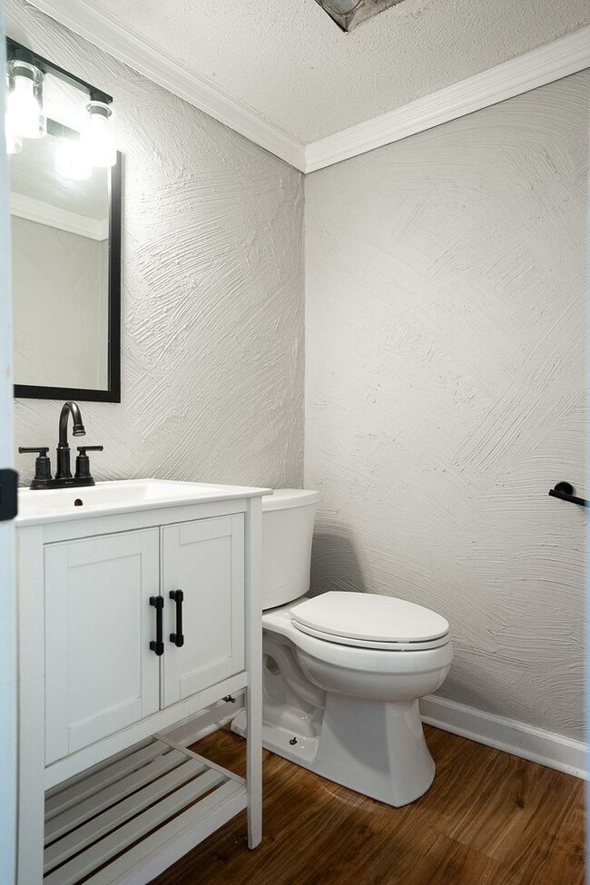 Photo - 2398 Winston Way