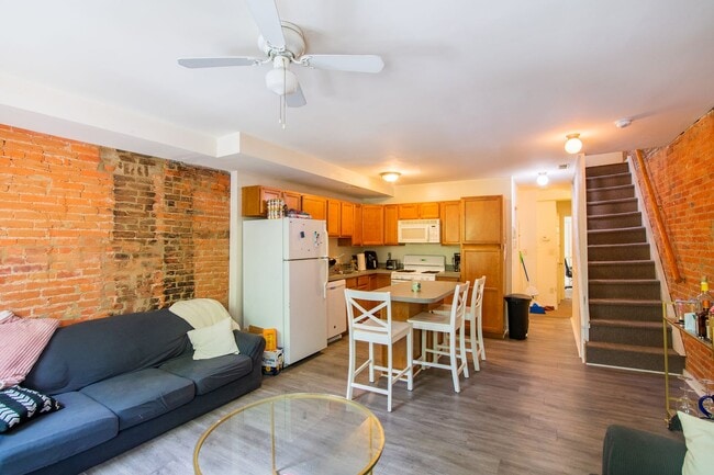 Photo - 1713 Christian St Unit 2