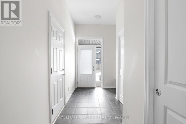 Photo - 1011 Kijik Cres